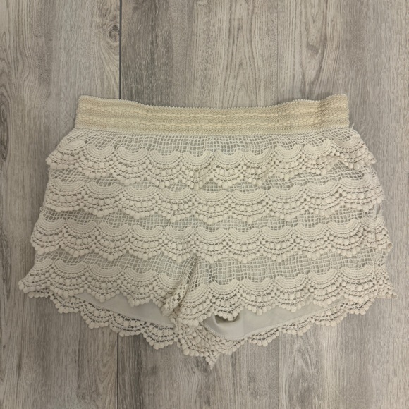 Rue21 Pants - Rue21 XL womens cream shorts